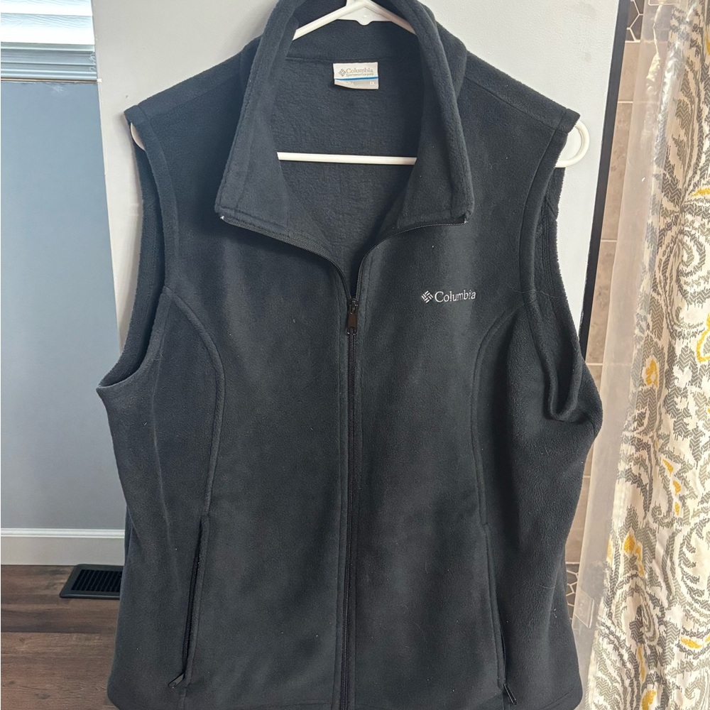 Columbia Black Fleece Vest